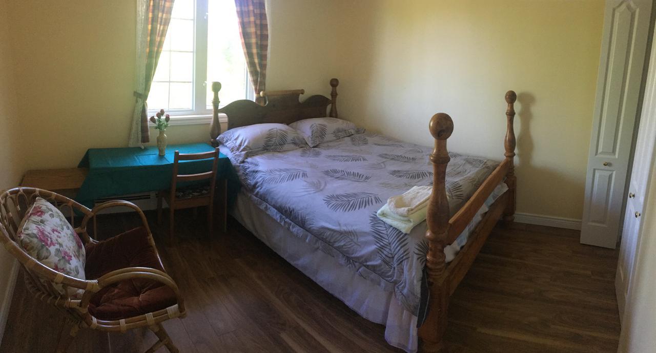 Youth Hostel ชาร์ลอตต์ทาวน์ ภายนอก รูปภาพ